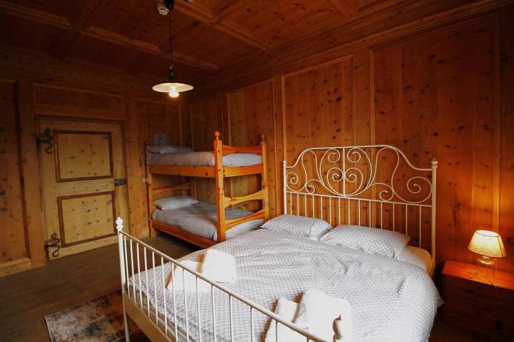 Location de vacances pour 53 personnes, avec jardin dans Varena