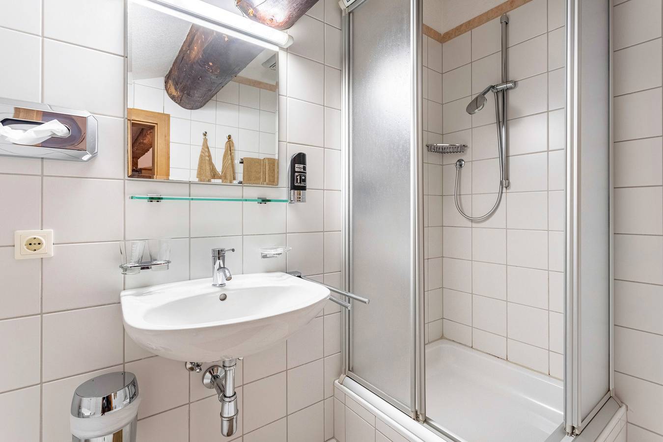 Room 'Fuchswirt 01 - Doppelzimmer' with Mountain View, Shared Garden and Wi-Fi in Kelchsau, Hopfgarten im Brixental