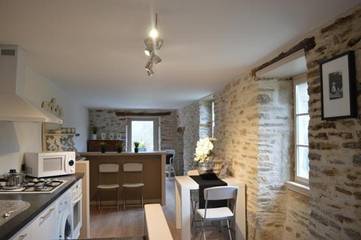 Gîte pour 2 personnes, avec vue et jardin, adapté aux familles à Plaisance (Aveyron)