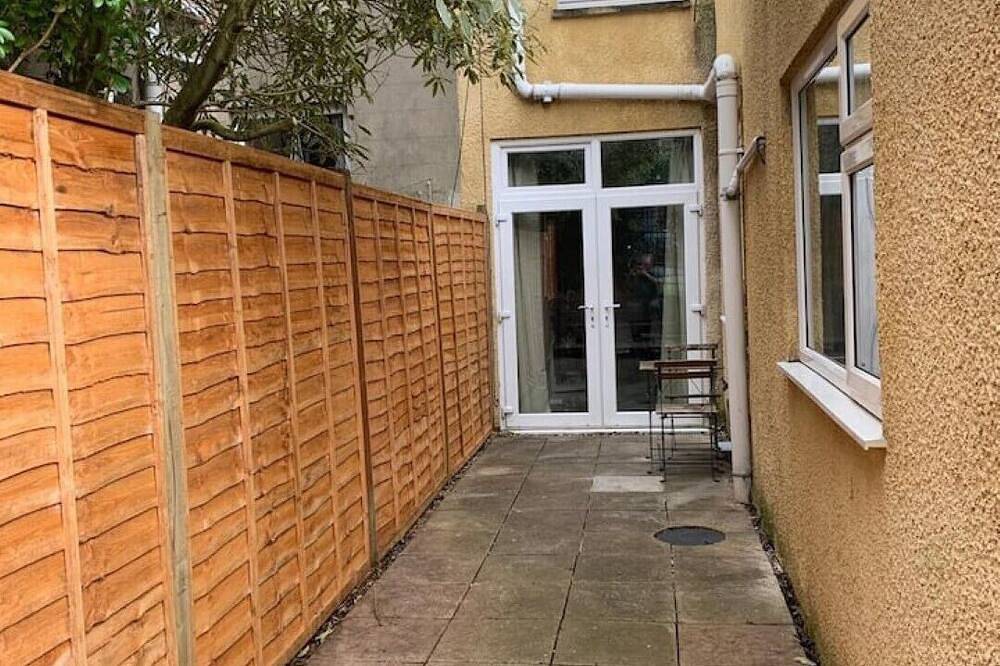 Ganze Wohnung, Central 2 bed flat with off street-parking in Bristol, Südwestengland