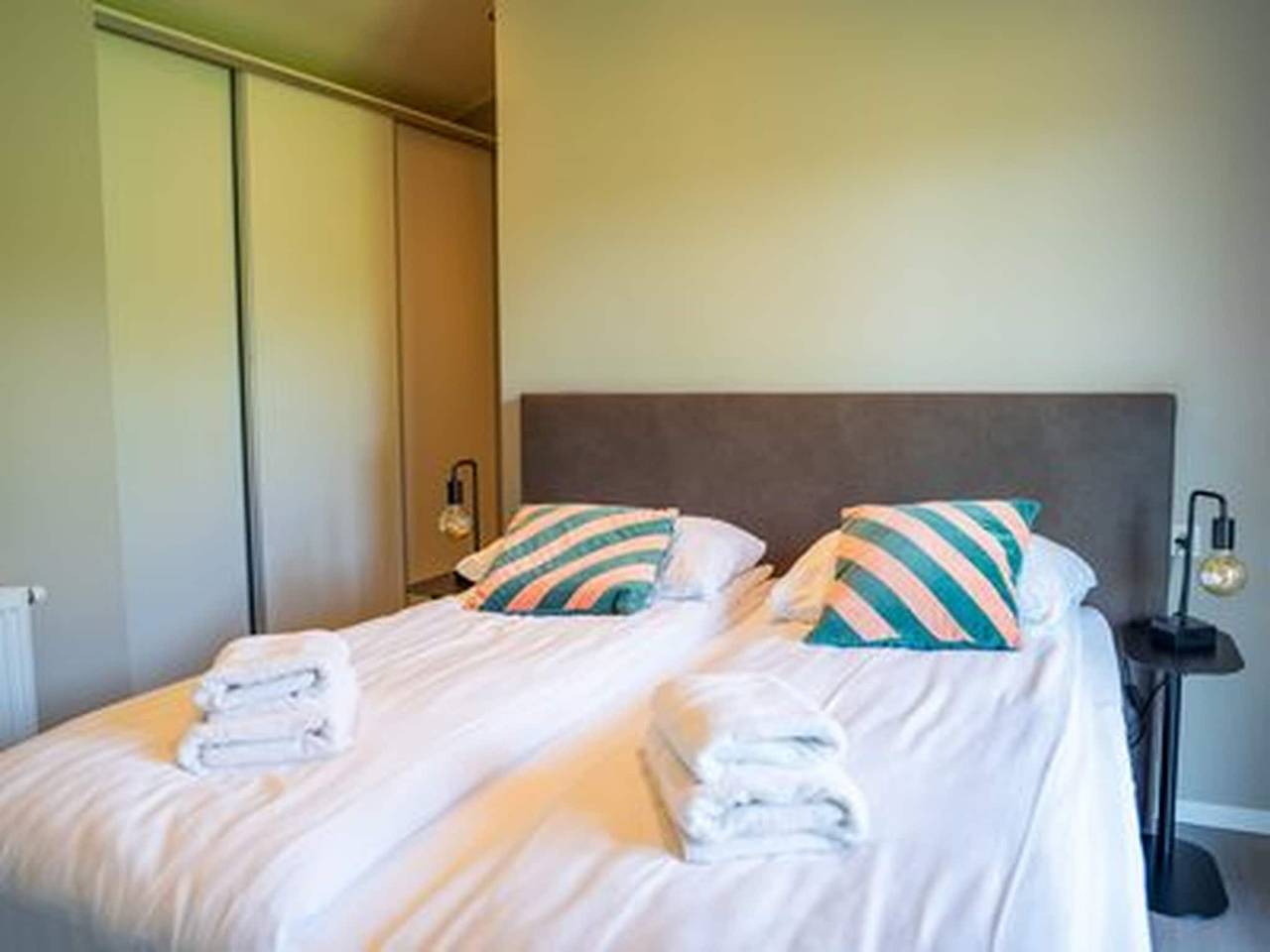 Chalet by Park Pond in the Netherlands in Veldhoven, North Brabant