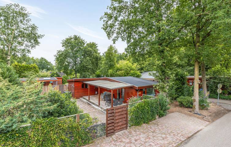 Location de vacances pour 4 personnes, avec terrasse et vue dans Erm