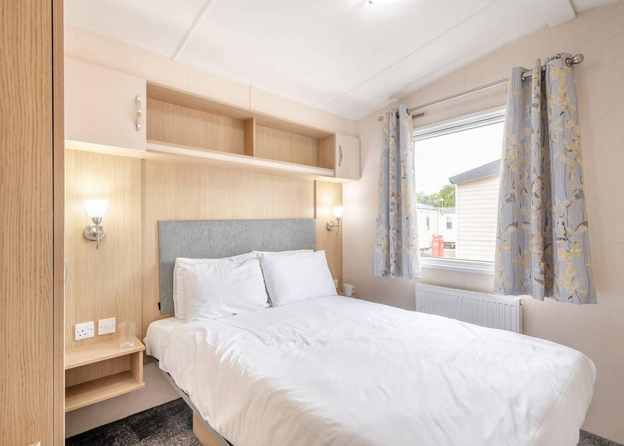Gold Premium Caravan 8 with ensuite & decking in Camber Sands, Camber