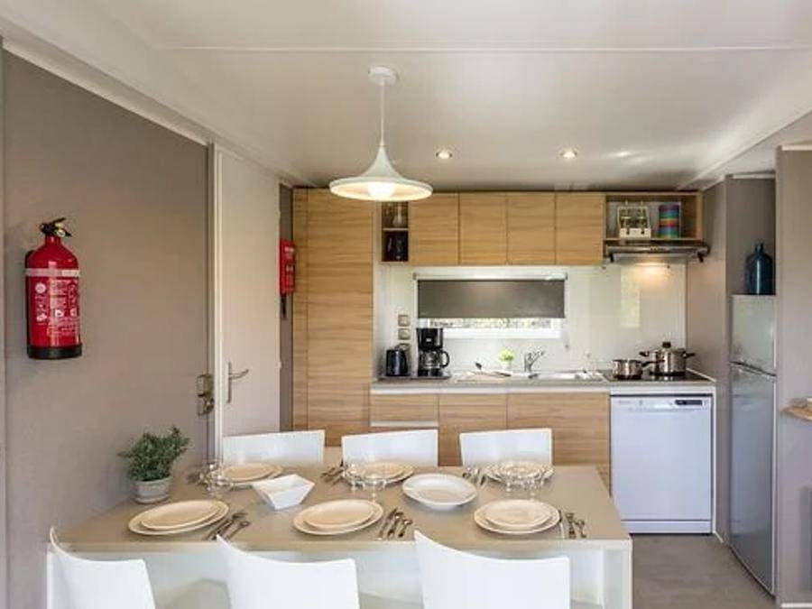 Camping Marvilla Parks - Kaatsheuvel - Stacaravan 6 personen - Stacaravan | Premium | 3 slaapkamers | 6 pers. | Terras Lounge | Air-con. in Kaatsheuvel, Noord-Brabant