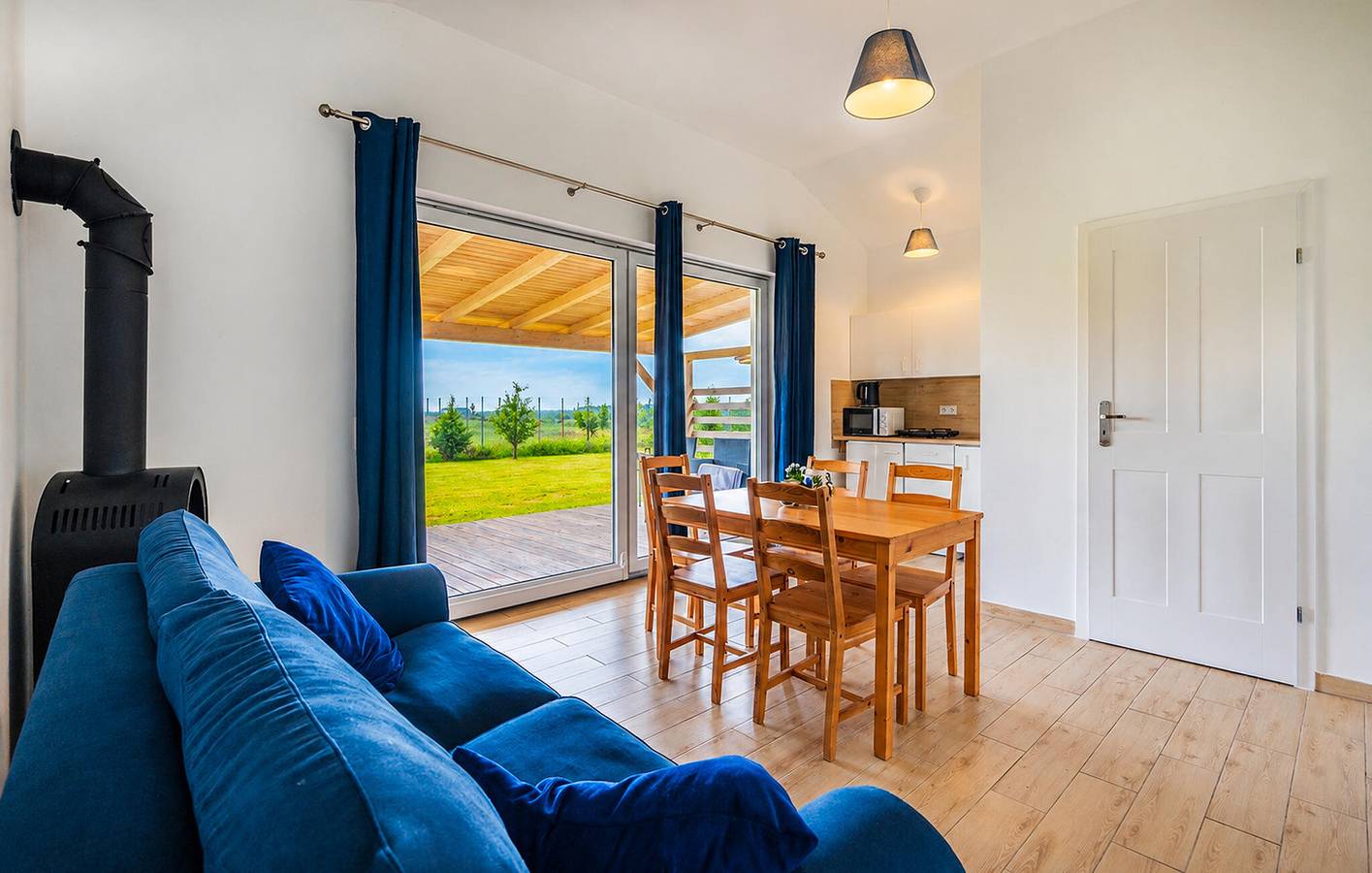 Ferienhaus für 5 Personen mit Terrasse in Powiat Sławieński