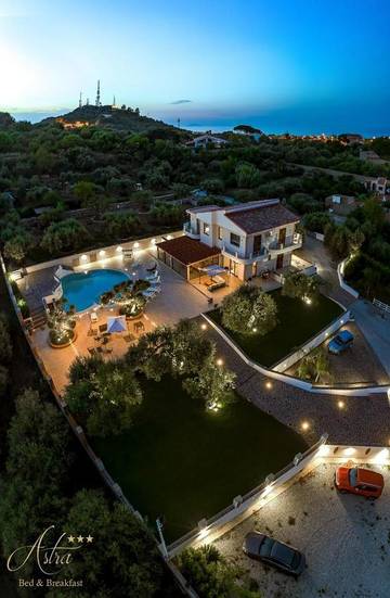 Chambre d’hôte pour 2 personnes, avec vue ainsi que jardin et piscine, animaux acceptés à Milazzo