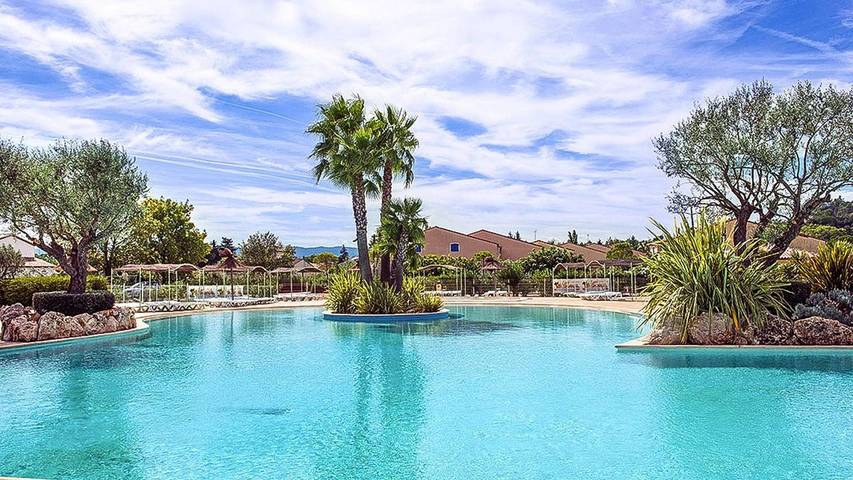 Location de vacances pour 6 personnes, avec jardin ainsi que jacuzzi et piscine à Vidauban - 2