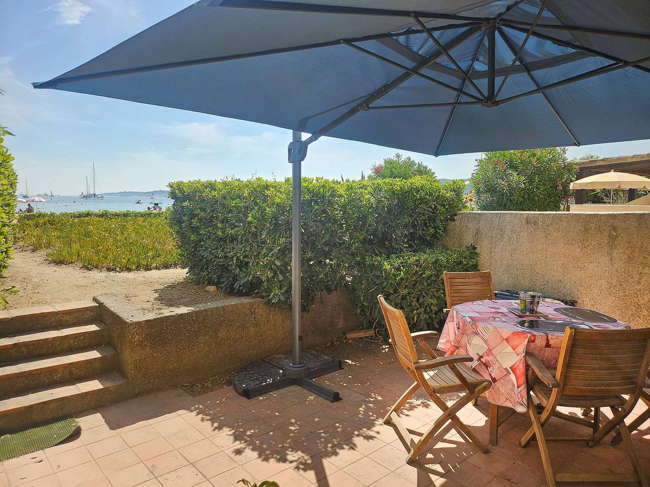 Appartement de vacances entier, Agréable 2 Pièces en Front de Mer avec accès direct à la plage in Port Grimaud, Grimaud
