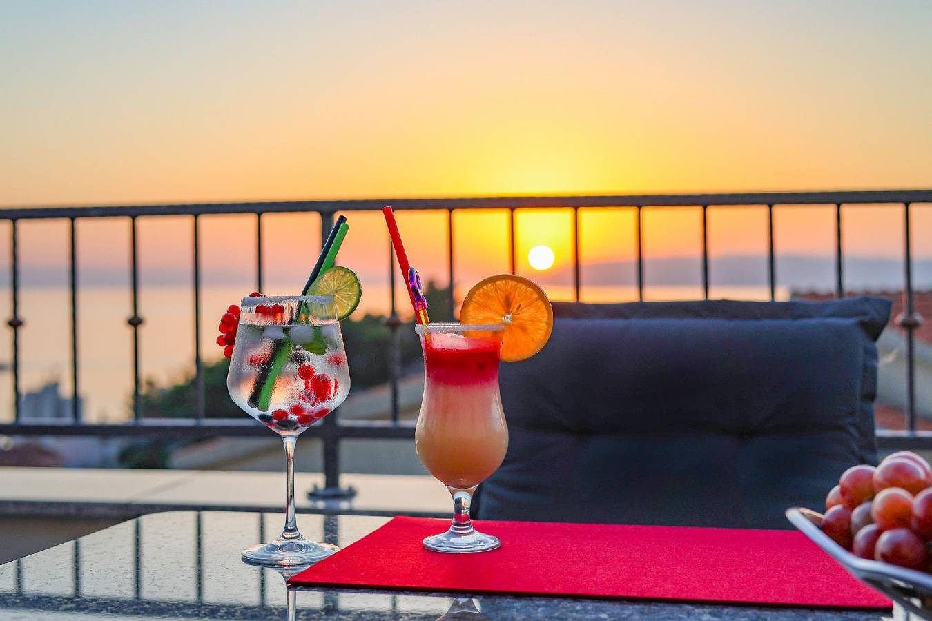 Entire holiday apartment, Penthouse flat with whirlpool and sea view in Makarska, Makarska Riviera