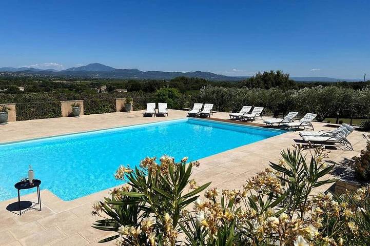 Location de vacances pour 10 personnes, avec Balcon et Piscine à Lagarde-Paréol