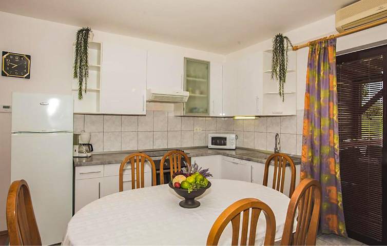 Ferienwohnung für 4 Personen, mit Sauna und Terrasse sowie Pool auf Rab - 4