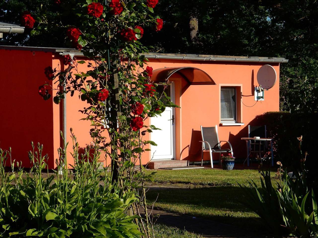 Ganze Ferienwohnung, Fewo We 6402 Ferien u Angeln auf Rügen-ruhige Lage,Garten! - Ferienwohnung Hof in Trent, Rügen