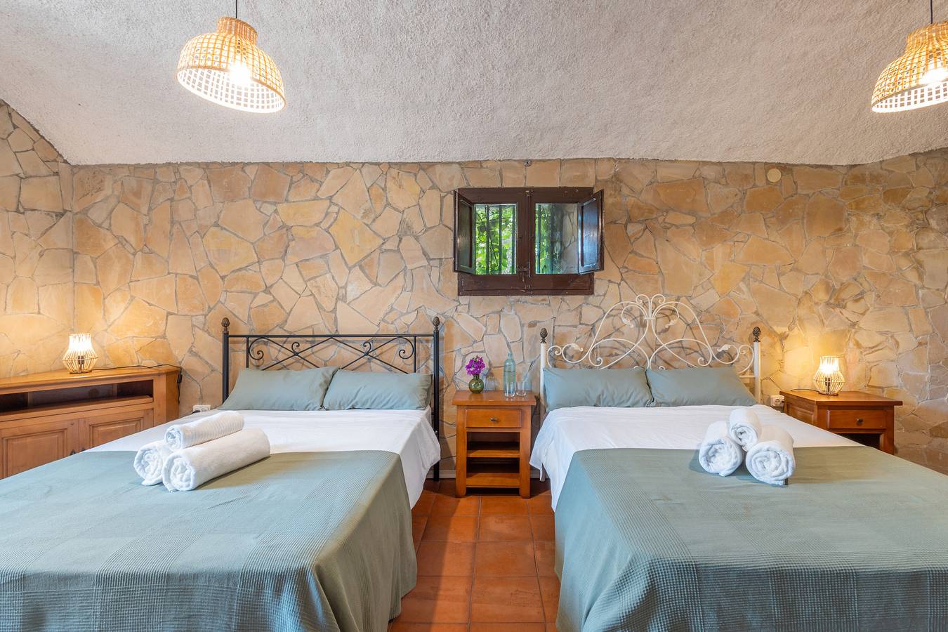 Appartement entier, Appartement 'Masìa Can Bavi' avec vue sur les montagnes, terrasse partagée et Wi-Fi in Tordera, Costa del Maresme