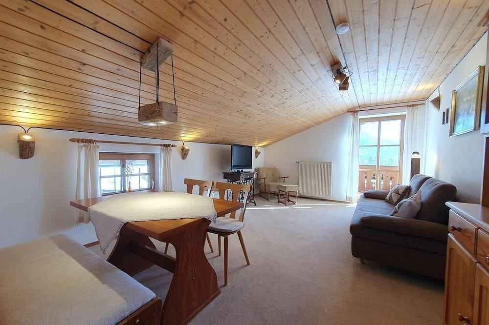 Ganze Wohnung, Ferienwohnung links - Prümbachhof in Weissbach an der Alpenstrasse, Schneizlreuth