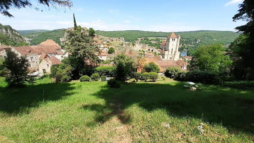 Maison d’hôte pour 4 personnes, avec Terrasse ainsi que Jardin et Vue à Saint-Cirq-Lapopie