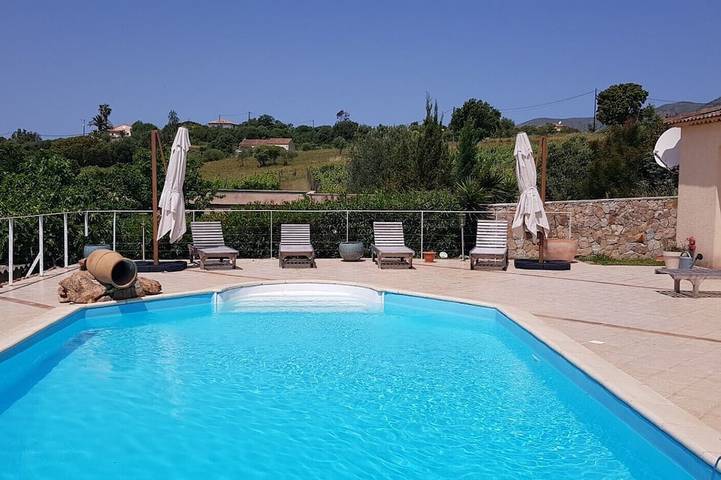 Villa pour 6 personnes, avec Terrasse et Jardin à Afa