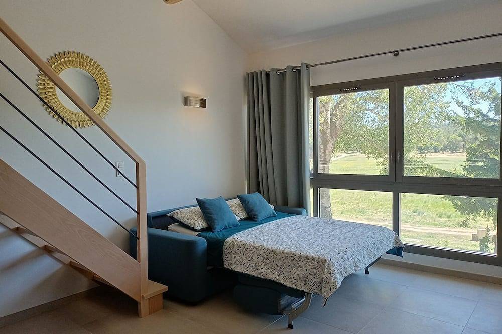 Appartement entier, Gite Letang de Condi Studio 55 m2 , 4 Pers , Clim , Wifi, Jardin , Terrasse in Mornas, Vaucluse