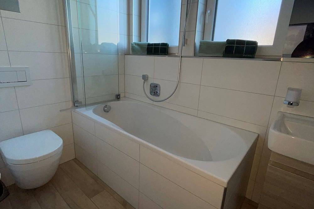 Ganze Wohnung, Moderne schöne Ferienwohnung, mit großem Garten, nah zum Zentrum und zur Natur in Scheidegg, Bayerisch Schwaben