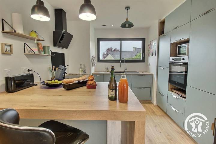 Gîte pour 5 personnes, avec jardin dans Plage de la Ville Berneuf - 2