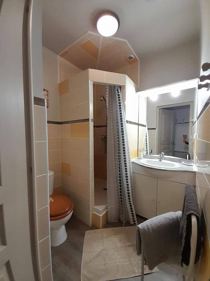 Double Room with Private Bathroom in Fougères, Fougères-Vitré