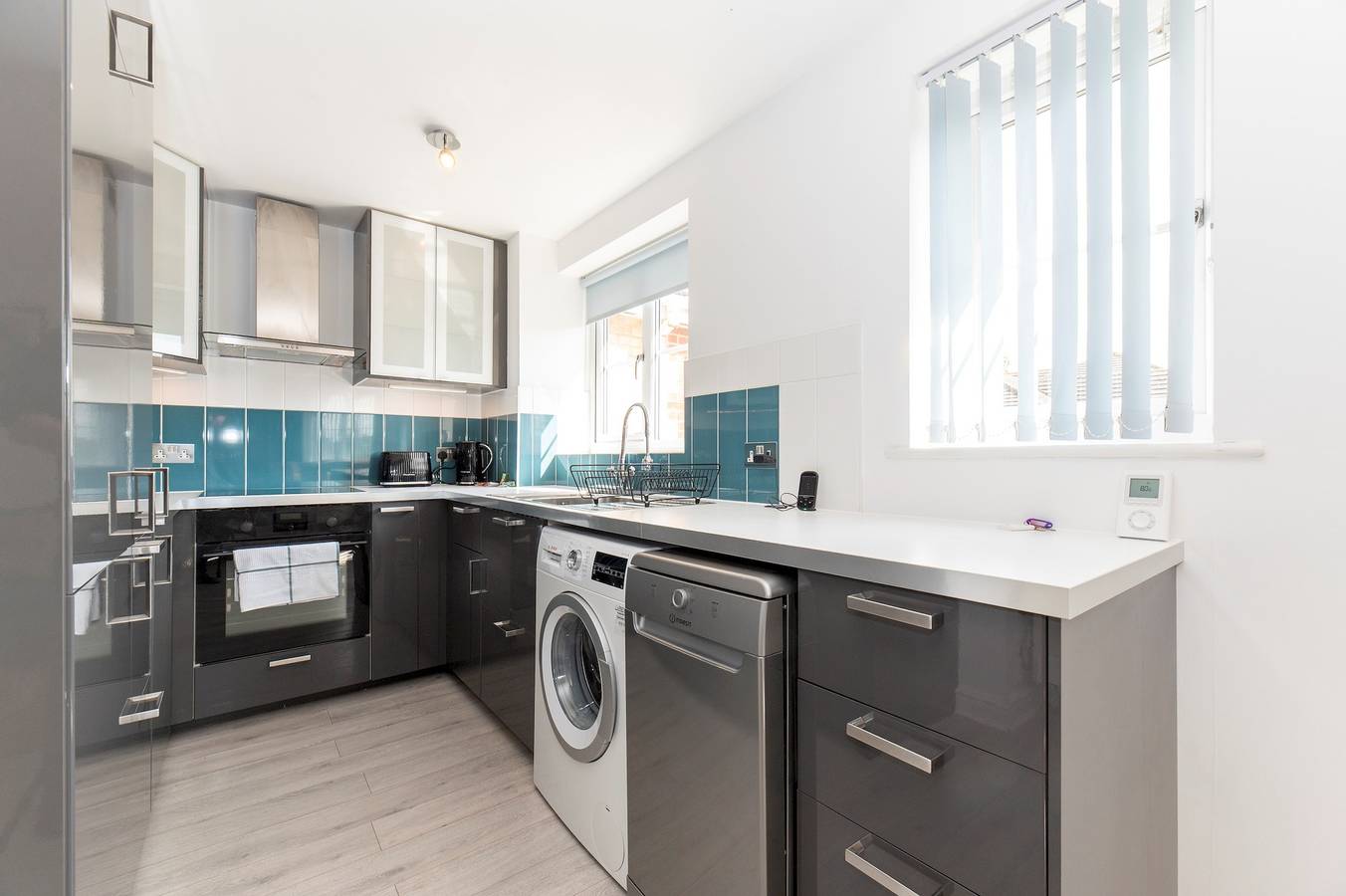 Entire apartment, Modern 2-Bed Apartment Near Kingston - Pass the Keys in Kingston upon Thames, London