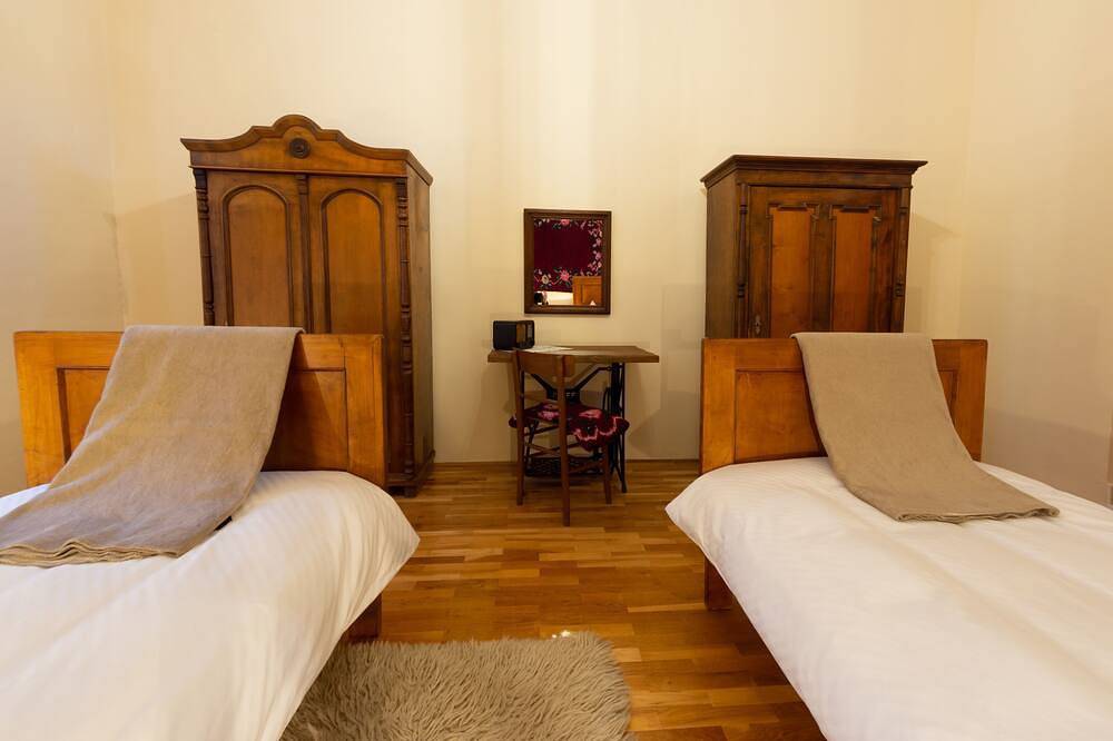 Ganze Wohnung, 1Br apartment with terrace and private parking in Prozor, Lika-Senj