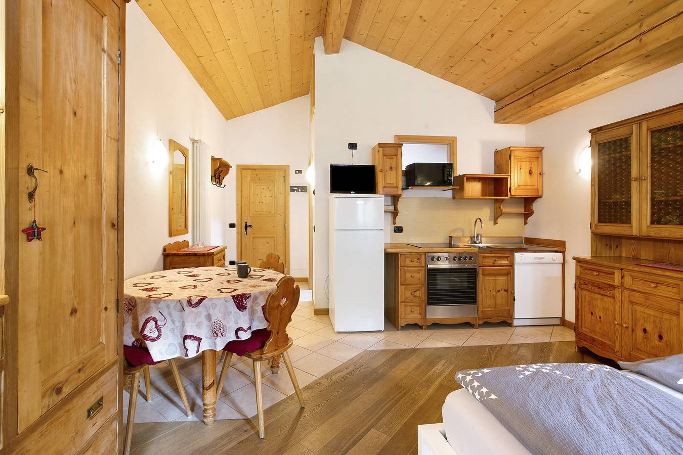 Estudio entero, Apartamento estudio 'Premesan 3' con vistas a la montaña, balcón y Wi-Fi in Bormio, Parque Nacional Stelvio