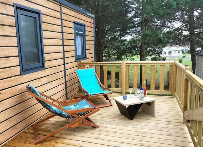 Chalet für 6 Personen, mit Ausblick und Garten sowie Pool - 1