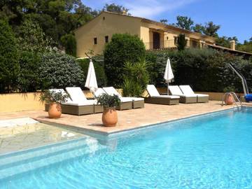 Chambre d’hôte pour 2 personnes, avec jacuzzi et terrasse ainsi que sauna et jardin à Le Plan-de-la-Tour