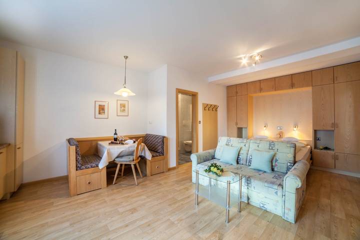 Entire apartment, Apartment 'Residence Pichler 7' with Mountain View, Terrace & Wi-Fi in Stubai Alps, San Leonardo in Passiria