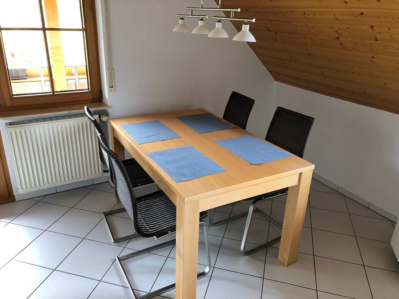Ganze Wohnung, Ferienwohnung 'Morgenröte' mit Bergblick, Gemeinschaftsgarten und Wlan in Winden im Elztal, Südschwarzwald