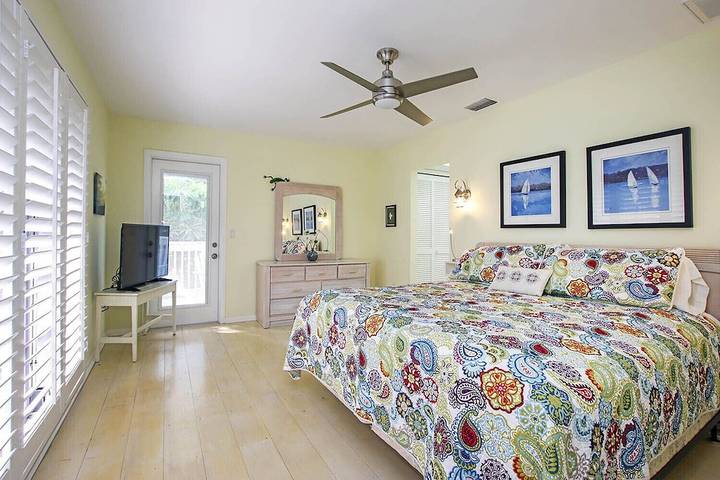 Vacation rental for 6 people, with hot tub and balcony as well as pool in Captiva Island