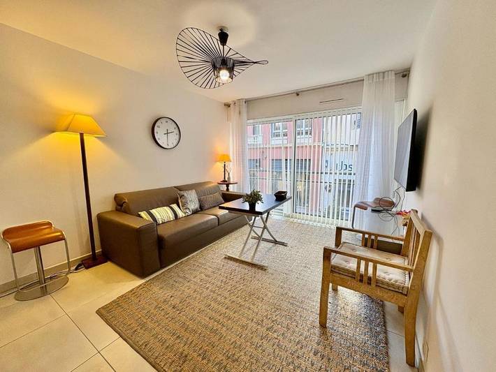 Gîte pour 4 personnes, avec balcon et vue dans Gare De Saint Raphael Valescure