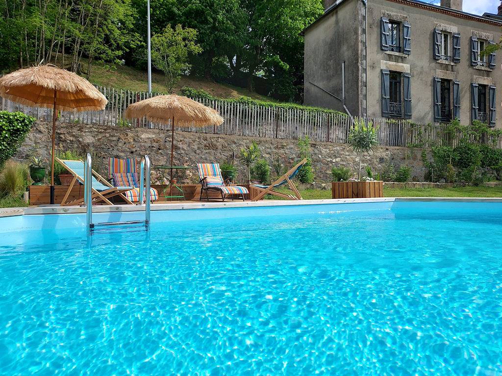 Maison Volière - Hirondelles in La Souterraine, Région de Guéret