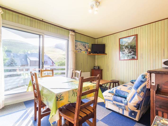 Gîte pour 4 personnes, avec balcon à Loudervielle