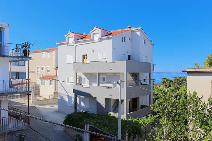 Ferienwohnung für 2 Personen, mit Balkon/Terrasse in Podstrana - 2