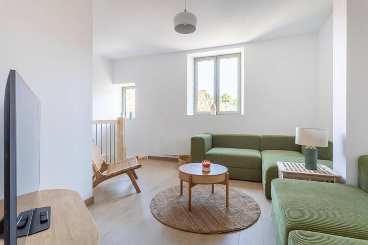 Gîte pour 6 personnes, avec terrasse à Chanat-la-Mouteyre