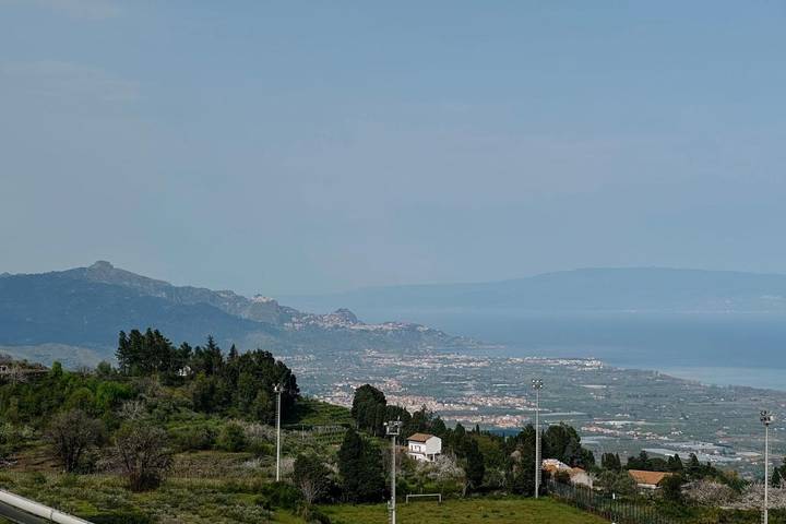Casa vacanza per 6 persone, con Balcone e Terrazza nonché Giardino e Panorama a Sant'Alfio