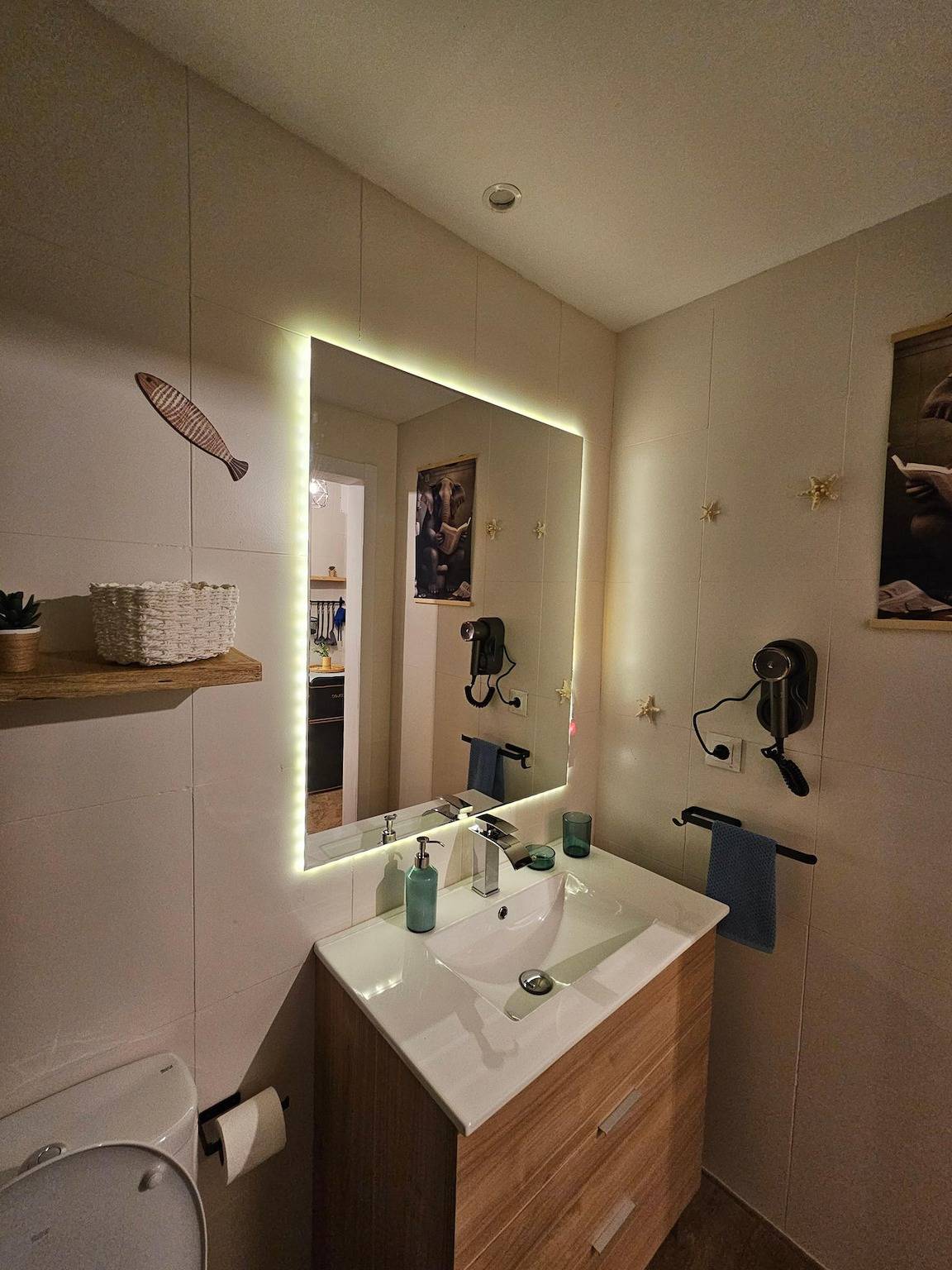 Geheel appartement, Vakantieappartement voor 4 personen met balkon/terras in Playa El Bajondillo, Torremolinos