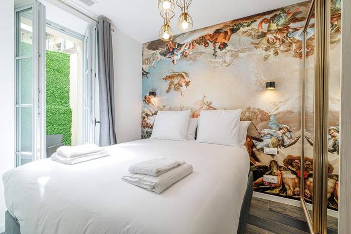 Location de vacances pour 2 personnes, avec terrasse et jacuzzi dans Gare de Nice ville - 2