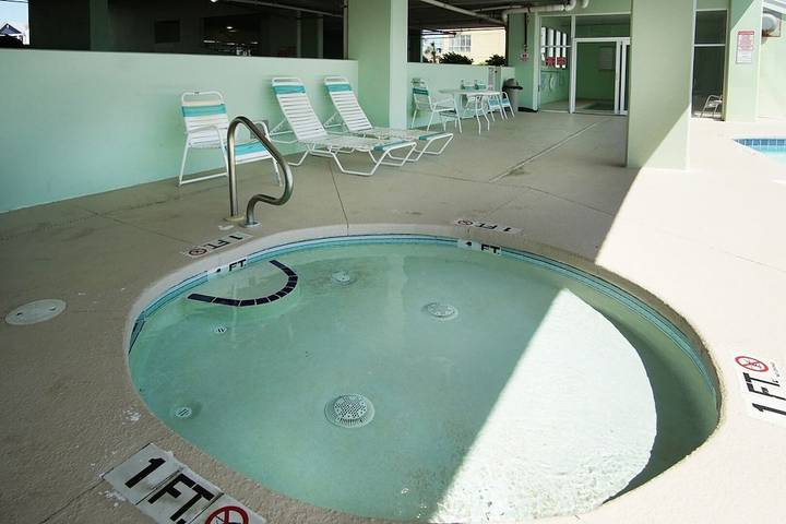 Vacation rental for 8 people, with balcony and pool in North Myrtle Beach