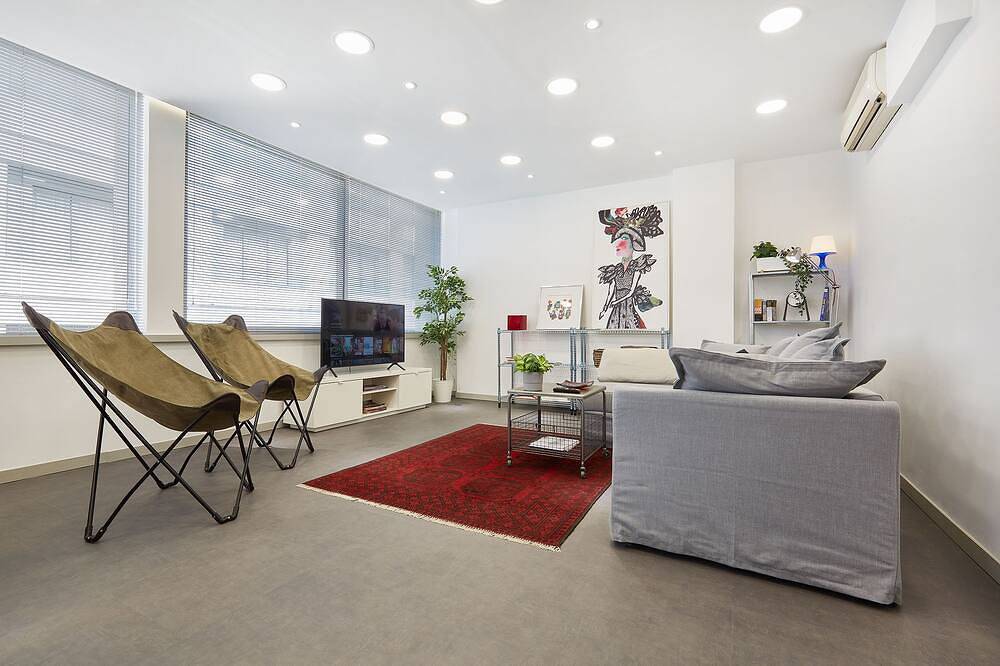 Entire apartment, Urban 4 Bedroom Modern Apartment in the heart of Athens in Central Section of Athens, Athens