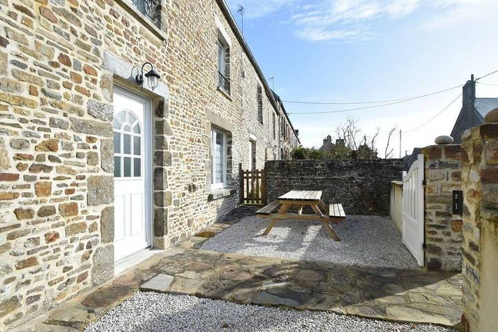 Location de vacances pour 8 personnes, avec jardin à Saint-Rémy-des-Landes