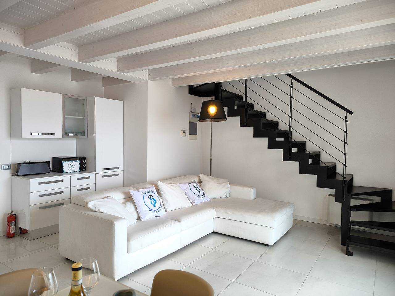 Entire apartment, Sg Luxury - Swan Bay Apartment Gasparina in Castelnuovo del Garda, Garda Mountains