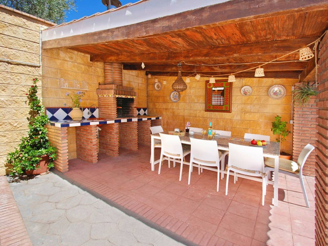 Ganzes Haus in Comares mit abschließbarem Parkplatz in Comares, Málaga Provinz