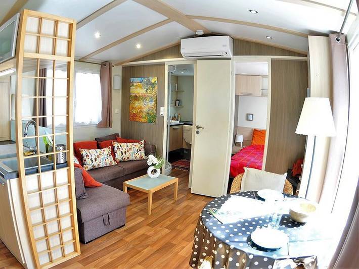 Camping Résidentiel La Pinède - Mobilheim 4 personen - Blueberry Premium – 2 Schlafzimmer, 32 m² – *Klimaanlage, Terrasse, Tv* in Castelnau-de-Guers, Mittelmeerküste (Frankreich)