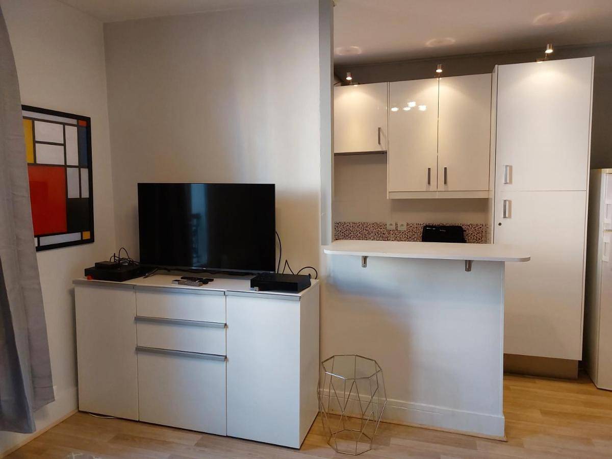 Appartement entier, One-Bedroom Apartment in Le Perreux-sur-Marne, Val-de-Marne