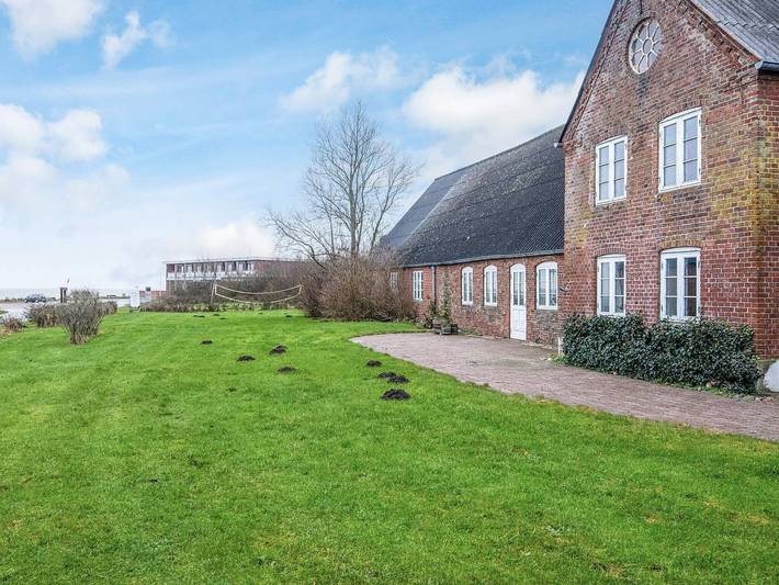 Ferienhaus für 16 Personen, mit Terrasse und Garten sowie Pool in Højer
