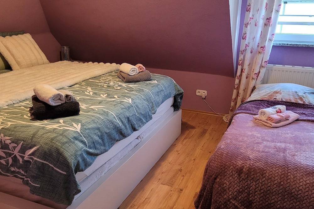 Ganze Wohnung, Hübsches Apartment in der Stadt des weißen Goldes am Fuße des Goldbergs in Selb, Oberfranken