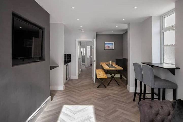 Holiday home for 14 people, with garden and terrace in Blackpool